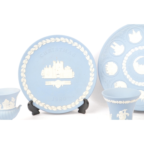 136 - Wedgwood Jasperware - A collection of 20th Century ceramic Wedgwood Jasperware items mostly in light... 