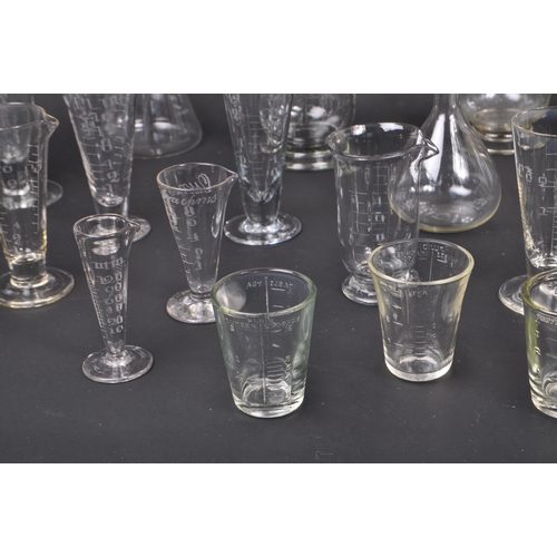 147 - A collection of vintage 20th Century glass scientific and laboratory / chemical measuring equipment ... 