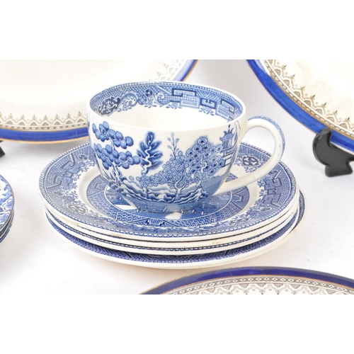 167 - Royal Doulton / Spode / Staffordshire Old Willow - A collection of blue and white porcelain with Wil... 