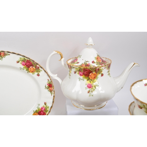 169 - Royal Albert - Old Country Roses - A collection of vintage 20th century porcelain china tea service ... 