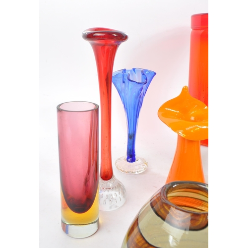 184 - A collection of mid 20th century studio art glass. The collection to include a variety of examples i... 