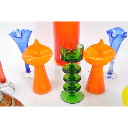 184 - A collection of mid 20th century studio art glass. The collection to include a variety of examples i... 