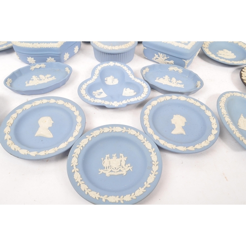 187 - Wedgwood - Jasperware - A collection of vintage 20th century porcelain china. To include pin dishes,... 