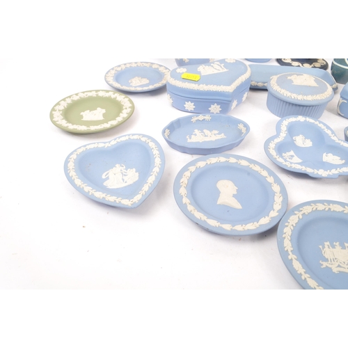 187 - Wedgwood - Jasperware - A collection of vintage 20th century porcelain china. To include pin dishes,... 