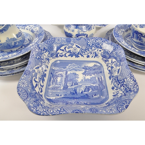 197 - Spode - Italian design - Large contemporary dinner service set. Comprising of serving / casserole di... 