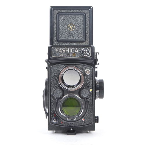 200 - Yashica - A mid 20th century Yashica Mat-124 G TLR medium format camera. The camera a twin lens refl... 