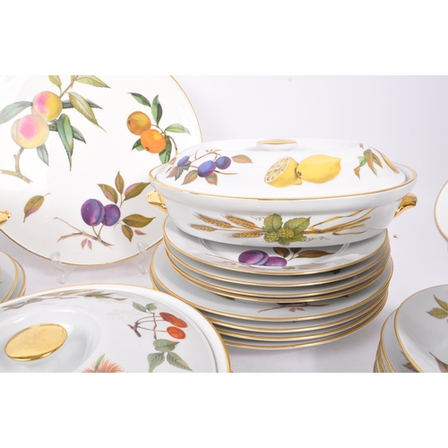 22 - Royal Worcester - Evesham pattern - A 20th Century 1960s china porcelain six person tea and dinner s... 