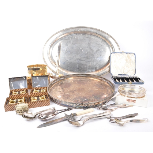 283 - A collection of vintage 20th century and later silver plate items. To include boxed cake forks, boxe... 