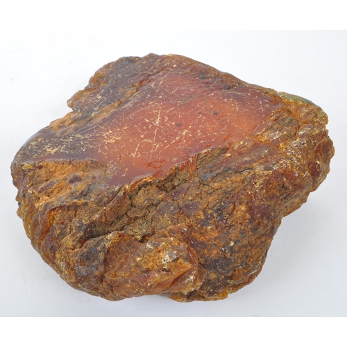 297 - Natural history / geological interest - A large specimen piece of raw amber. Weight approximately 78... 