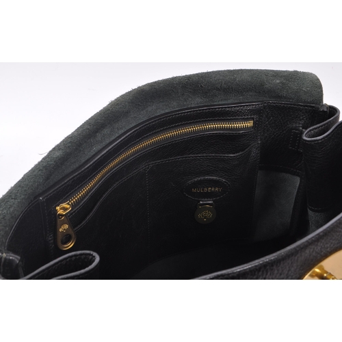 324 - Mulberry - London - A contemporary grained leather Bayswater satchel bag. Gilt tone hardware, a turn... 