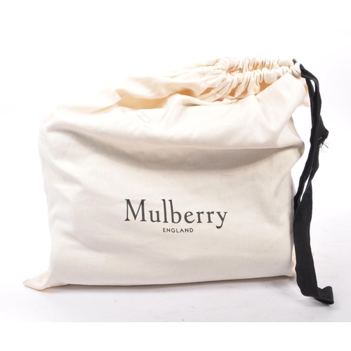 324 - Mulberry - London - A contemporary grained leather Bayswater satchel bag. Gilt tone hardware, a turn... 