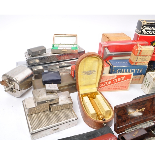 326 - A large collection of vintage 20th Century razors to include miniatures and cut throats. Comprising ... 