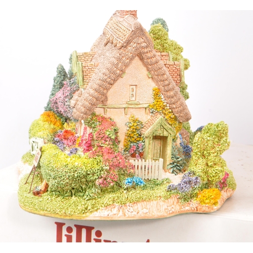 360 - Lilliput Lane - A collection of late 20th century house / cottage resin figurines / ornaments. To in... 