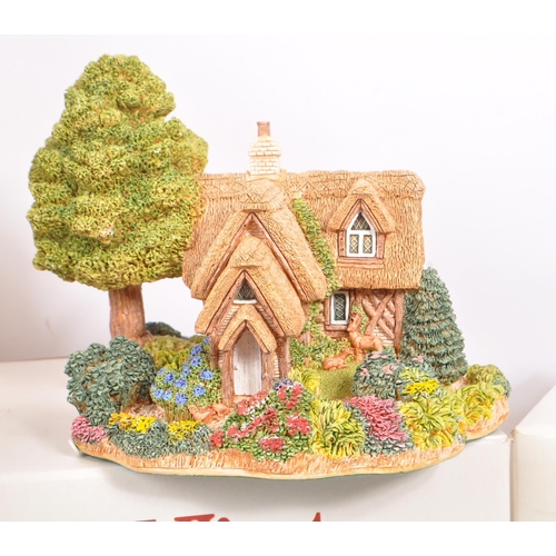 360 - Lilliput Lane - A collection of late 20th century house / cottage resin figurines / ornaments. To in... 