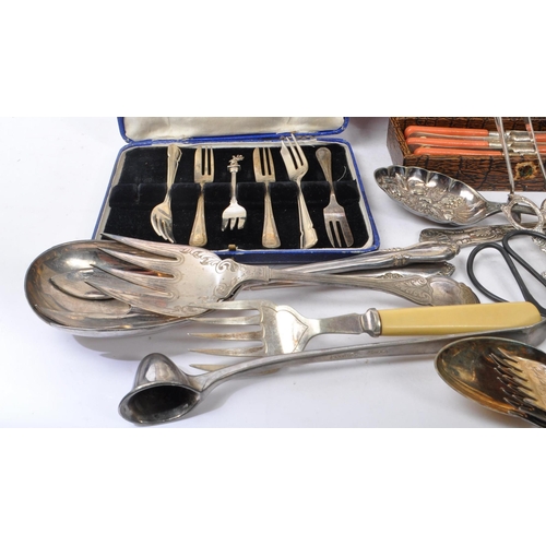 375 - Viners - A collection of 20th century silver plate cutlery including a Viners canteen. The collectio... 