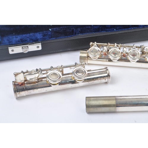 405 - Gear4Music - A contemporary Gear4Music FL-100 student flute. The flute having a nickel-silver plated... 