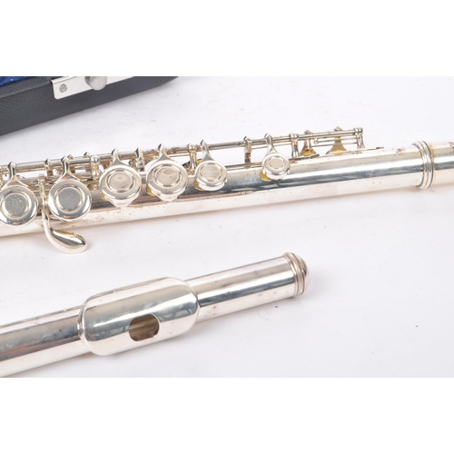 405 - Gear4Music - A contemporary Gear4Music FL-100 student flute. The flute having a nickel-silver plated... 