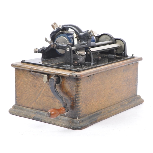 435 - Edison Standard Phonograph -  Early 20th century c.1907-08, Serial number, 538711 with 'Edison' scri... 