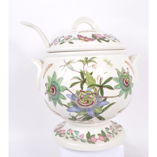 44 - Portmeirion - A vintage 20th Century china Portmeirion tea service in the Botanic Garden pattern to ... 