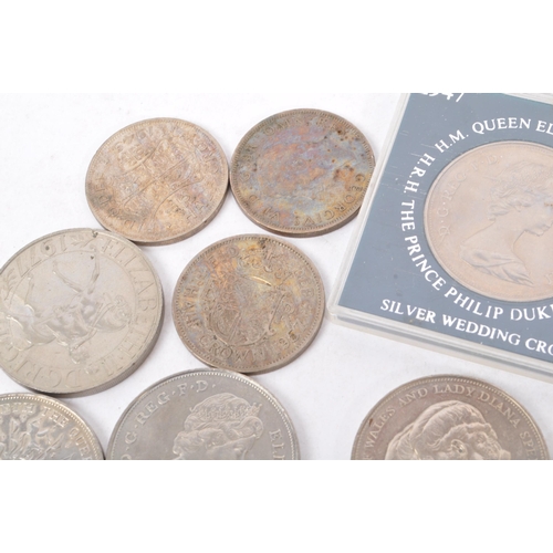 487 - A collection of 20th century commemorative British currency coins. The collection to include example... 