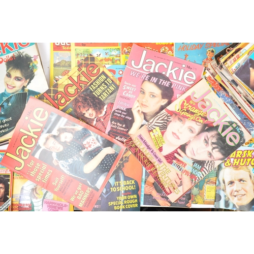 533 - A large collection of mid 20th century 1960s-80s magazines. The collection to include copies of Patc... 