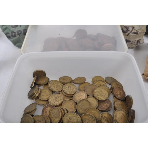 545 - An extensive collection of Victorian and later copper and brass currency coinage. The coins includin... 