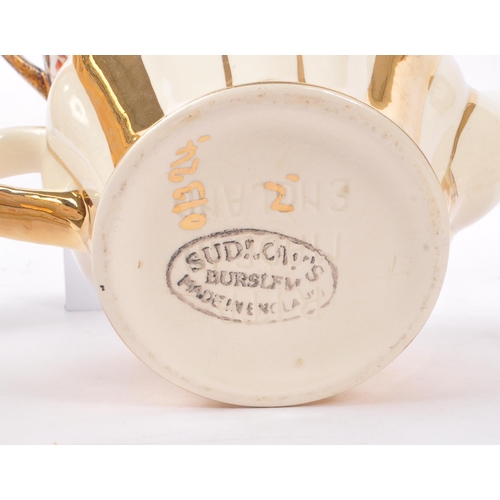 56 - Sadler - A collection vintage 20th century ceramic teapots. Royal Worcester, Sudlow's examples. Alon... 