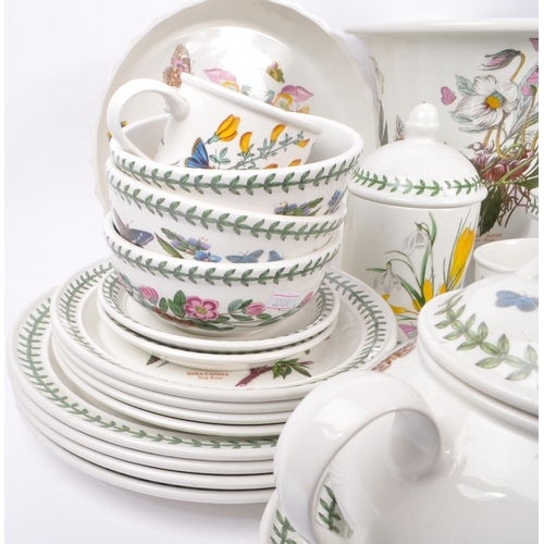 142 - Portmeirion - The Botanical Garden - A large extensive collection of ceramic dinnerware / tea servic... 