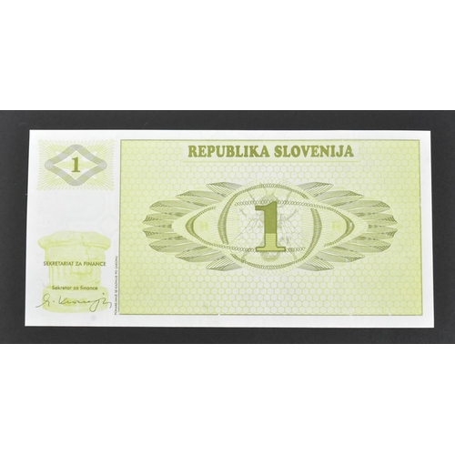 513 - A collection of International European uncirculated banknotes bank notes to include; 2x Iceland 22.0... 