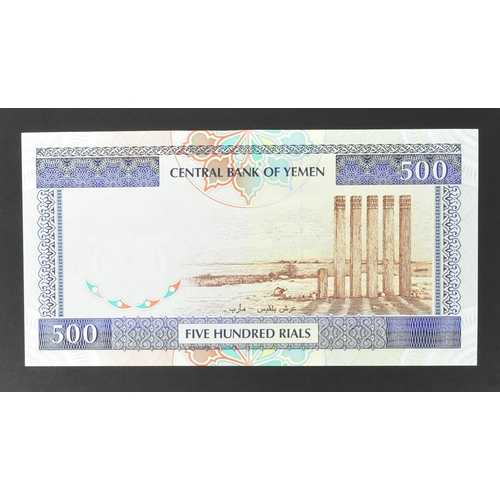 525 - A collection of international uncirculated bank notes banknotes to include; 3x Sri Lanka 1.07.92 10 ... 