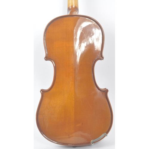 418 - Stentor - A 20th Century Stentor student 3/4 size violin with two piece back and ebonised fingerboar... 