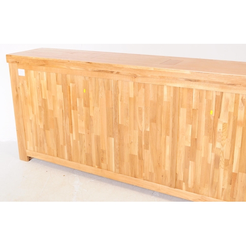 603 - Oak Furniture Land manner - A contemporary Oak Furniture Land manner oak wood sideboard credenza. Th... 