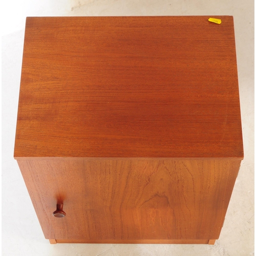 760 - British Modern Design - A pair of vintage 20th century teak veneer bedside table /cabinets. Rectangu... 