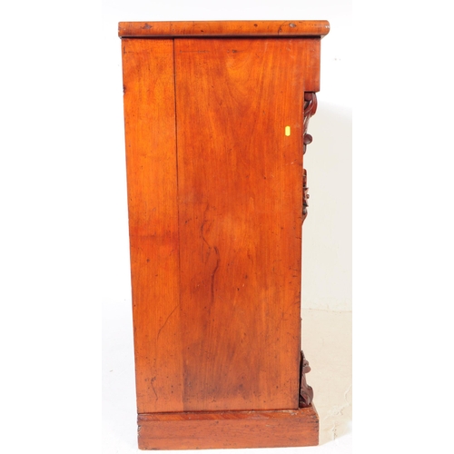 839 - A 19th century Victorian mahogany chest of drawers. Of rectangular form with a bank of two short dra... 