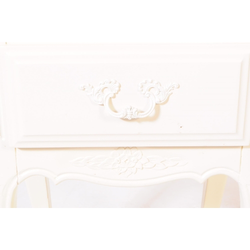 850 - A pair of contemporary Louis XVI manner bedside tables, alongside a dressing / hall table, The bedsi... 