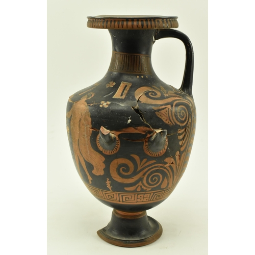 223 - After Apulian (Greek) 360BC-330BC - A hand painted terracotta Hydria water jug vase. The vase with a... 