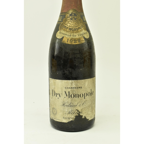 251 - Heidsieck & Co, Reims - A Dry Monopole 1929 vintage champagne bottle. Reserved for England. Cl and p... 