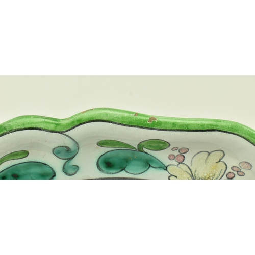 150 - A 18th century Italian continental ceramic charger. The lettuce rim charger decorated with hand pain... 