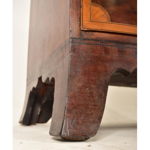 424 - A George III 18th century mahogany & walnut veneered bow front inlaid chest of drawers. The chest ha... 