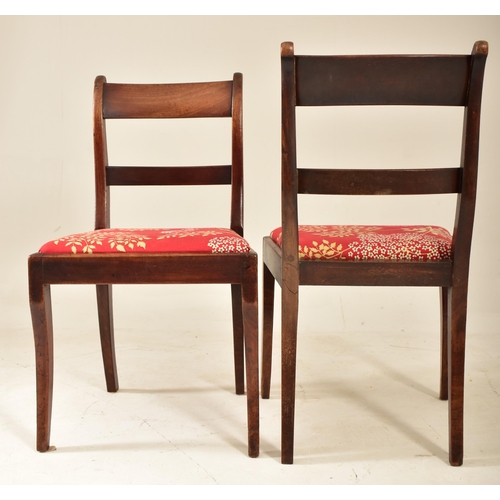 433 - A set of six Regency George IV early 19th century mahogany sabre leg dining chairs. Each chair havin... 