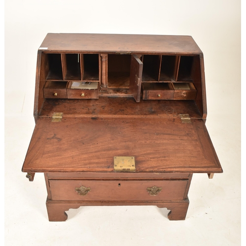 442 - A 19th century George III mahogany ladies bureau writing table desk. Raised on bracket feet with a s... 