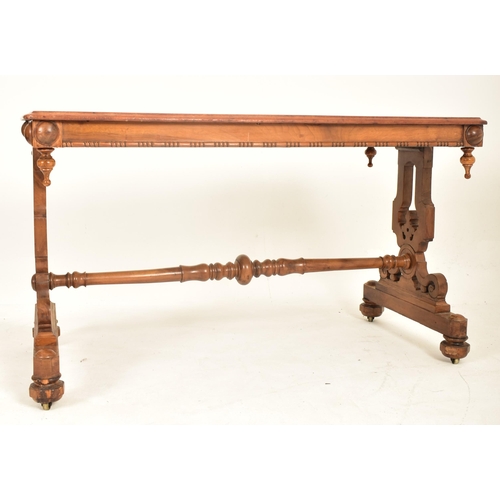 348 - A Victorian 19th century walnut marquetry inlaid writing desk table. The table having a marquetry sp... 