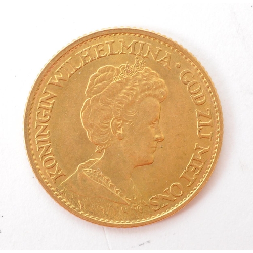 470A - Royal Dutch Mint - Early 20th century 10 Guilder gold coin 1912 from the Netherlands featuring the m... 