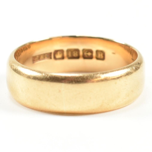 140 - A hallmarked 18ct gold band ring. The band ring hallmarked for Birmingham, 1926. Maker's mark F.F & ... 