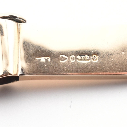 179 - A hallmarked 9ct gold cigar cutter. The cigar cutter having partially legible hallmarks. Measures 4.... 