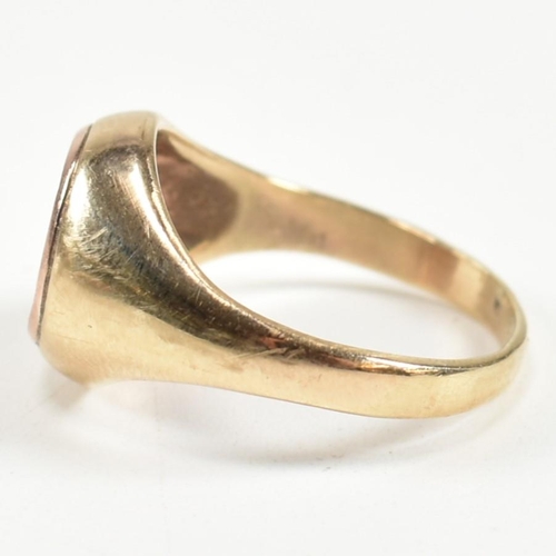 260 - A hallmarked 9ct gold Cymru Y Metal Prince of Wales signet ring. The signet ring having an oval head... 