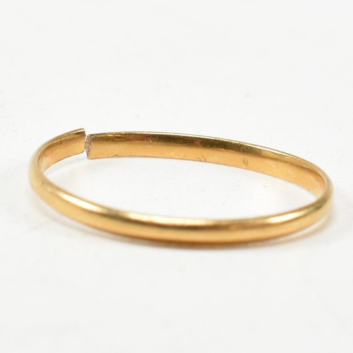 265 - A Victorian hallmarked 22ct gold band ring. The band ring hallmarked for London, 1837, together with... 