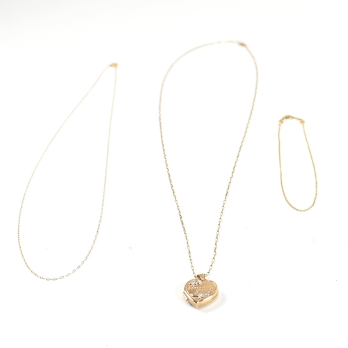 270 - A collection of 9ct gold necklaces including locket. The necklaces to include a 9ct gold heart locke... 