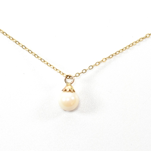 80A - A 9ct gold and pearl pendant necklace. The necklace strung with a cultured pearl to trace chain and ... 