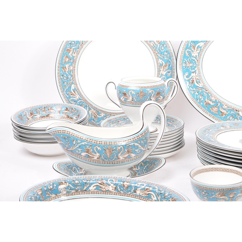 1A - Wedgwood - A 20th Century vintage china porcelain Wedgwood dinner service in the Florentine turquois... 